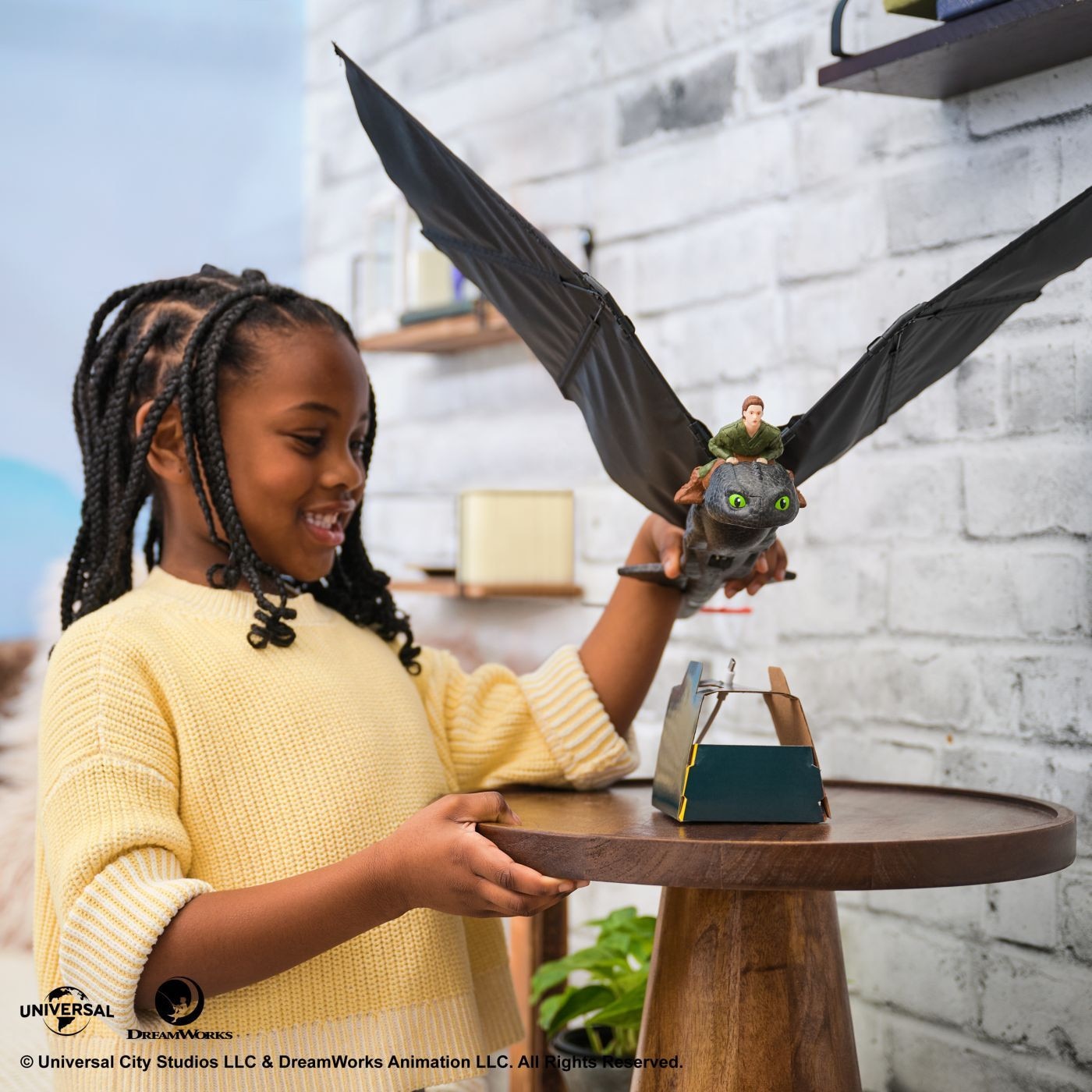 Фигурка How to train your dragon - Real Flying RC, Toothless - eMAG.bg
