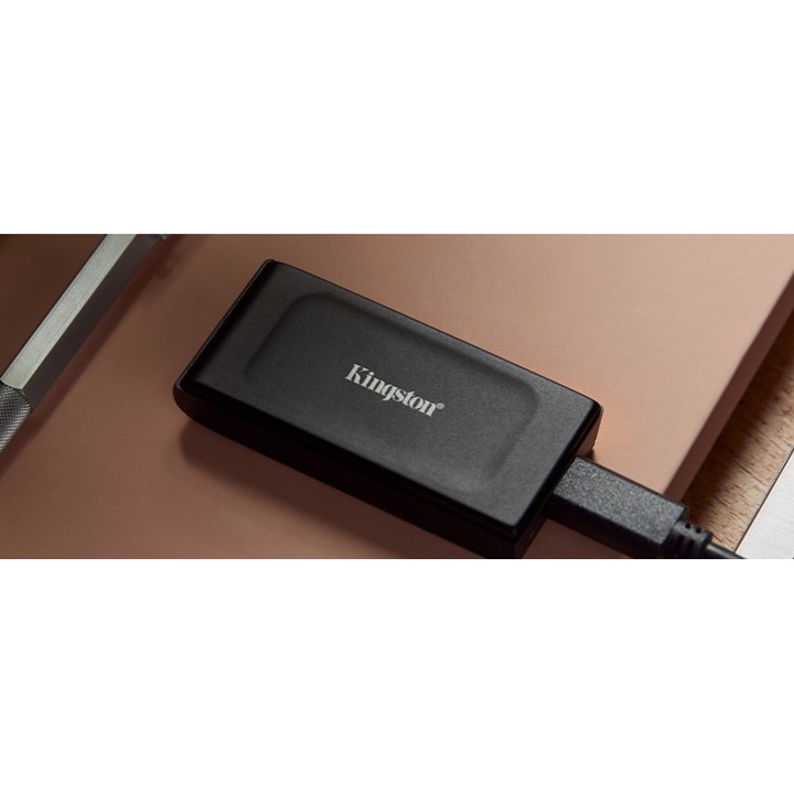 Преносим външен SSD диск Kingston XS1000, 2TB, USB 3.2, черен