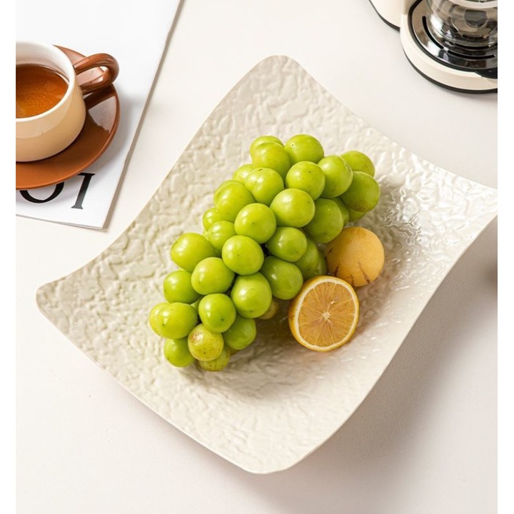 Tava servire din plastic, model texturat, forma Dreptunghi, Crem, 31.5 x 25 x 6 cm