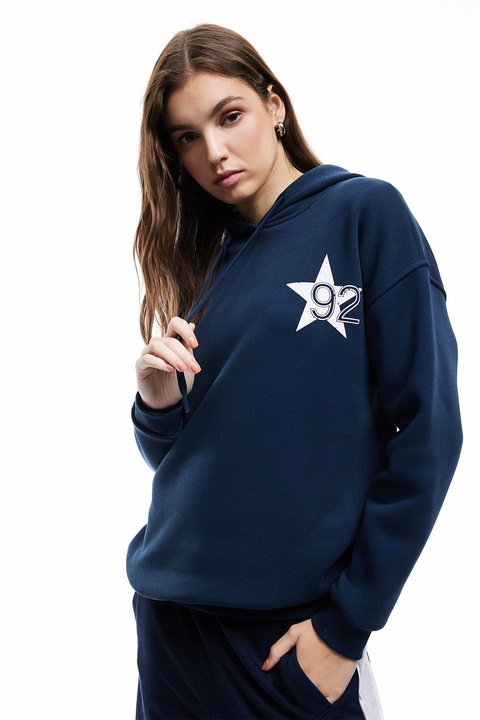 KOTON, Hanorac lejer cu imprimeu pe spate, Alb/Bleumarin