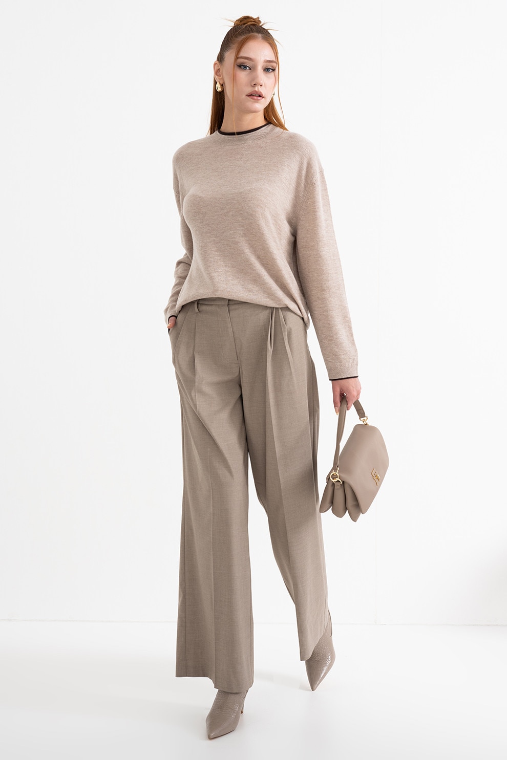 Stefanel, Pantaloni ampli eleganti cu pliuri inversate, Maro deschis, 40