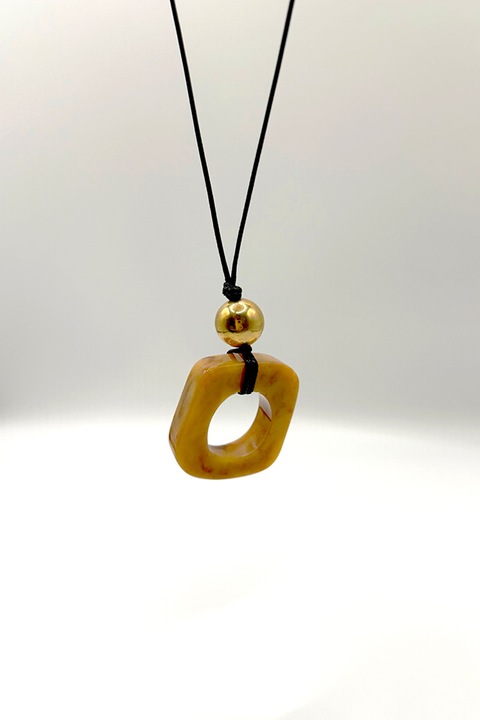 Унисекс колие Бохо, квадратен кехлибарен висулка, минималистичен, многоцветен, регулируема верижка