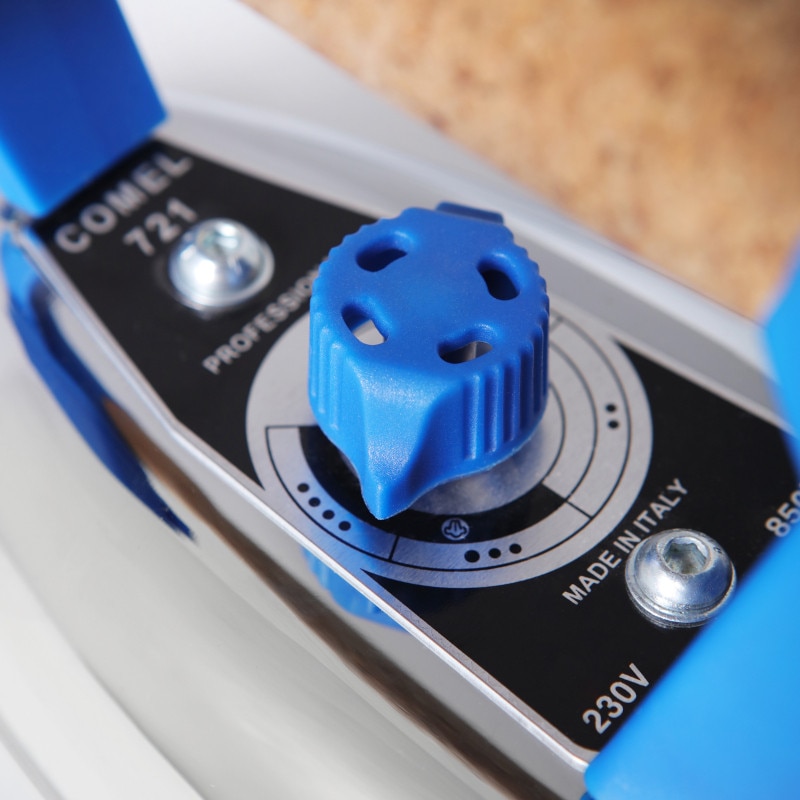 Generator de aburi profesional Comel Pratika 5L INOX, boiler 5 L, putere 1900 W, carcasa inox rezistenta, manometru si indicator apa, conectare accesorii multiple, sigurante integrate, ideal pentru industrie, hoteluri, restaurante si uz casnic