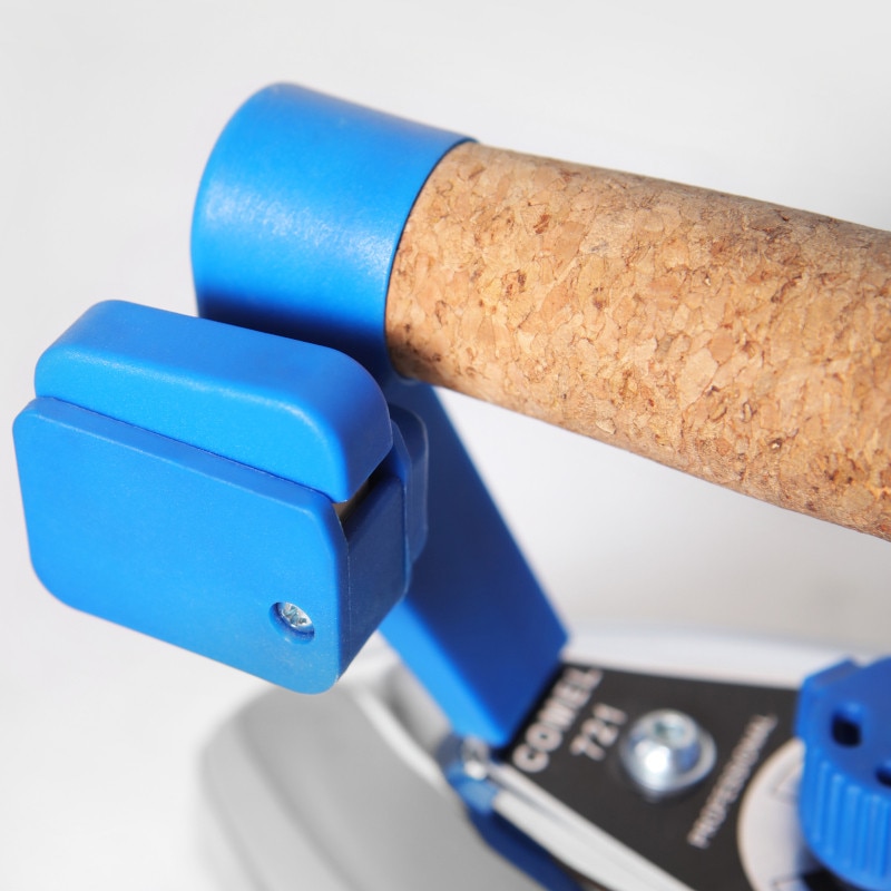 Generator de aburi profesional Comel Pratika 5L INOX, boiler 5 L, putere 1900 W, carcasa inox rezistenta, manometru si indicator apa, conectare accesorii multiple, sigurante integrate, ideal pentru industrie, hoteluri, restaurante si uz casnic