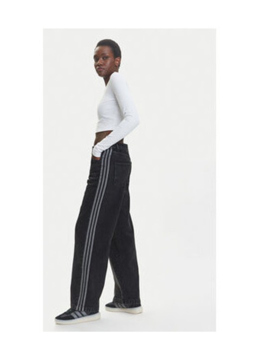 Дънки със странични ленти и задни джобове