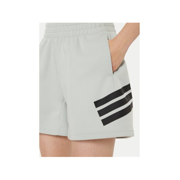 Adidas rövidnadrág zsebekkel