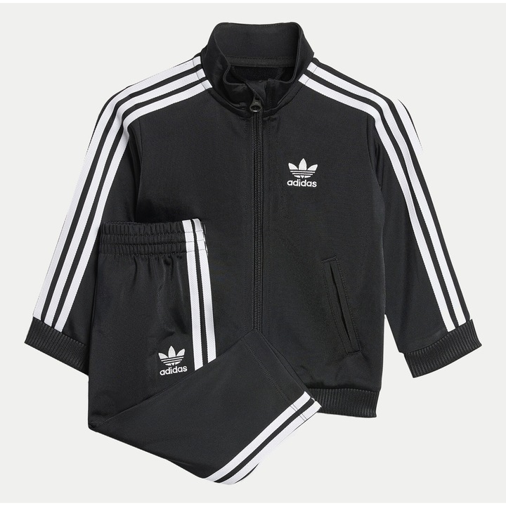 Анцуг с детайли на лого