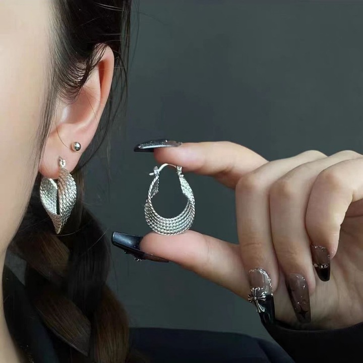 Női fülbevaló, egyedi ovális formájú, minden pár 6,5 gramm súlyú, ötvözött acélból készült, Ezüstszín, 20 mm