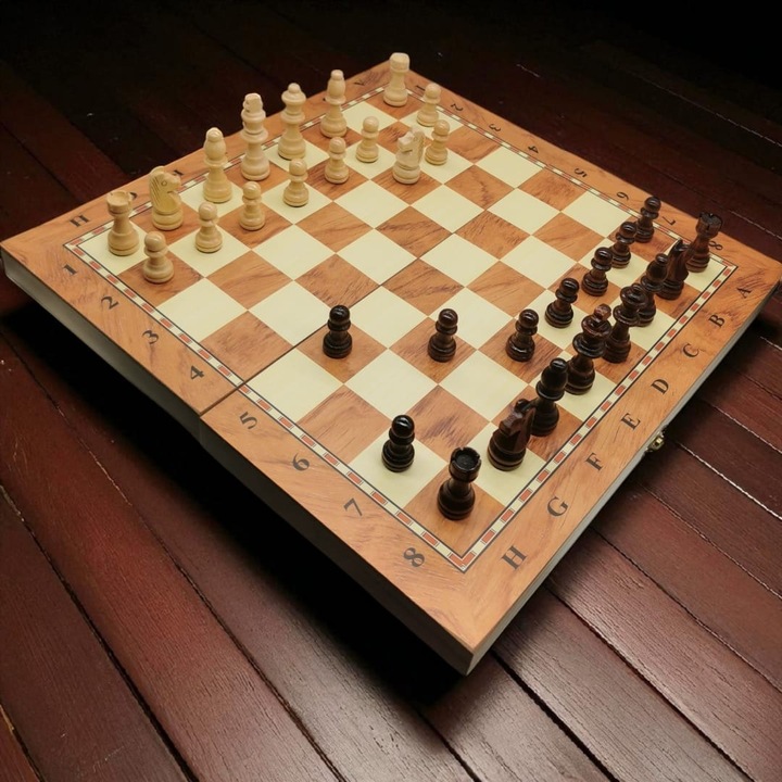 Set de Sah, Table si Dame, 29x29cm, Lemn Sculptat, Cutie Pliabila, Vision XXI