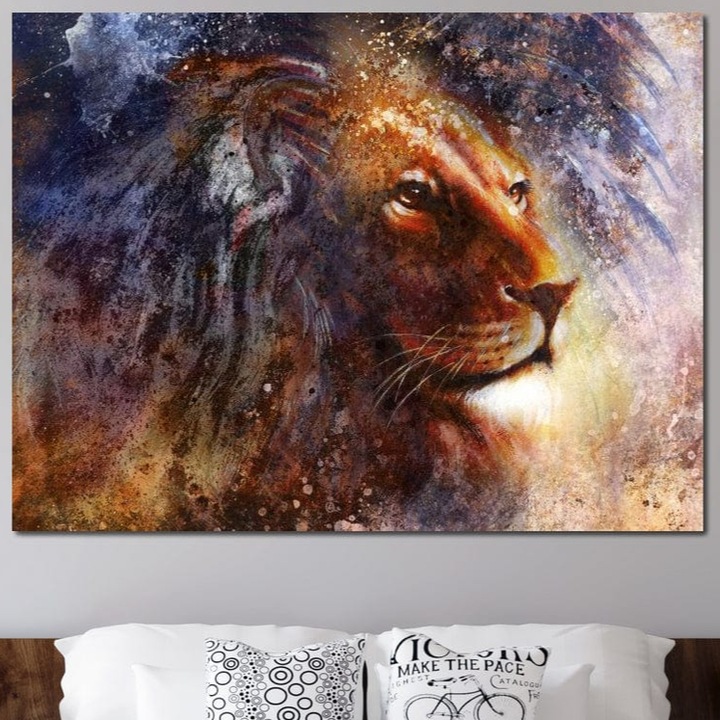 Tablou Canvas Premium, LuxCanva® M1388, Gardianul Universului, 45 X 60 CM, Panza Bumbac 100% 400g/m2, Sasiu Lemn, Leu, Regele Junglei, Nebuloasa, Stele, Univers, Aura, Expresiv, Infinit, Birou, Living, Camera Copil