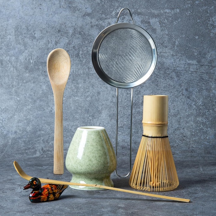 Комплект от 6 бъркалки за Матча, комплект за приготвяне на Матча, бъркалка (държач Chasen), керамична поставка за бъркалка, бамбукова лъжица, цедка за прах, лъжица, японски инструменти за чай