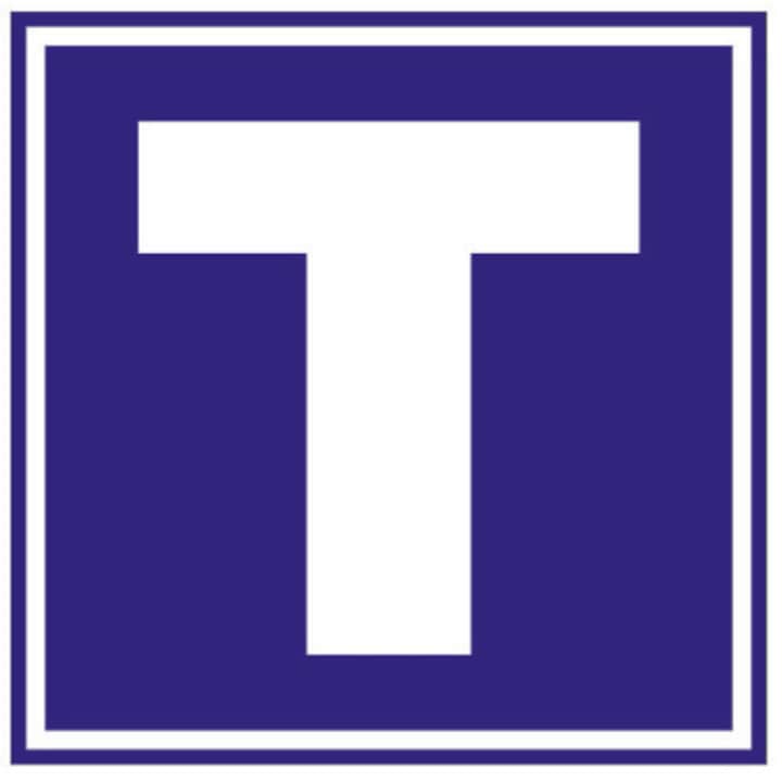 Tanuló vezető T betű matrica – 20×20 cm fényvisszaverő fólia, laminált, UV- és vízálló