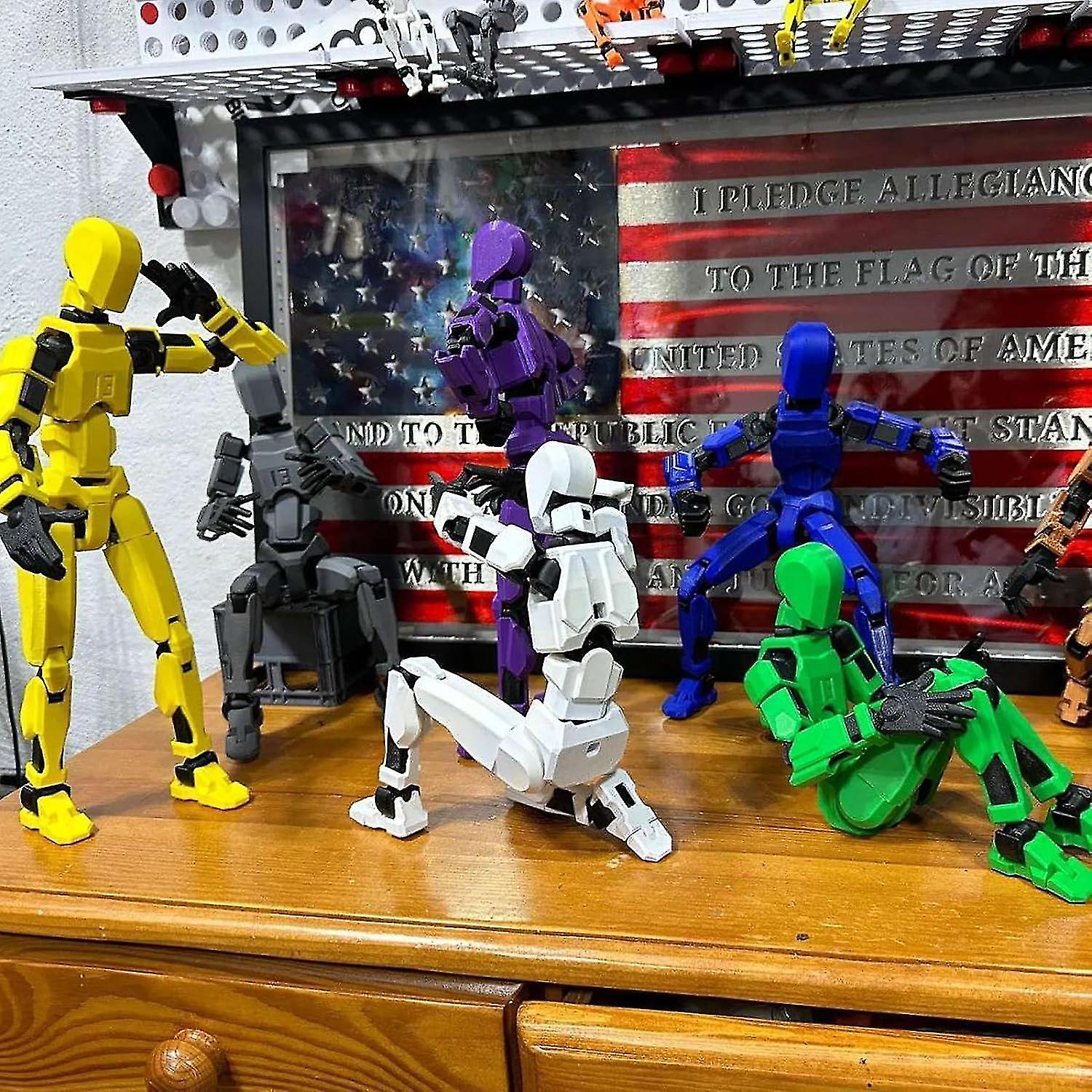 Figurina T13, Titan 13, Lucky 13, Nova 13, Dummy 13, aurie - eMAG.ro