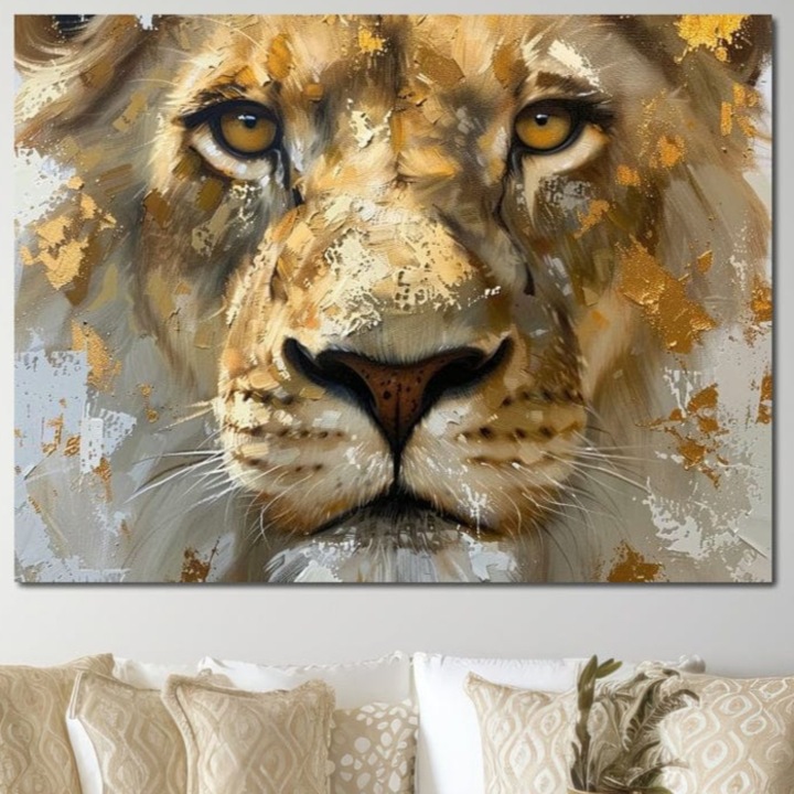 Tablou Canvas Premium, LuxCanva® M1392, Amprenta Regala, 100 X 135 CM, Panza Bumbac 100% 400g/m2, Sasiu Lemn, Regele Junglei, Leu, Animal, Salbatic, Aur, Lux, Modern, Puternic, Elegant, Privire, Birou, Living, Camera Copil