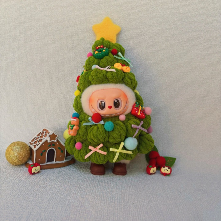 Labubu baba jelmez, karácsonyfa, 17 cm, zöld