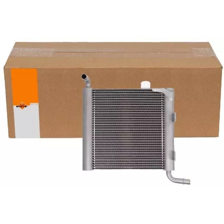 NRF autó hűtőradiátor, 270x270x32mm, Range Rover Velar 17-hez