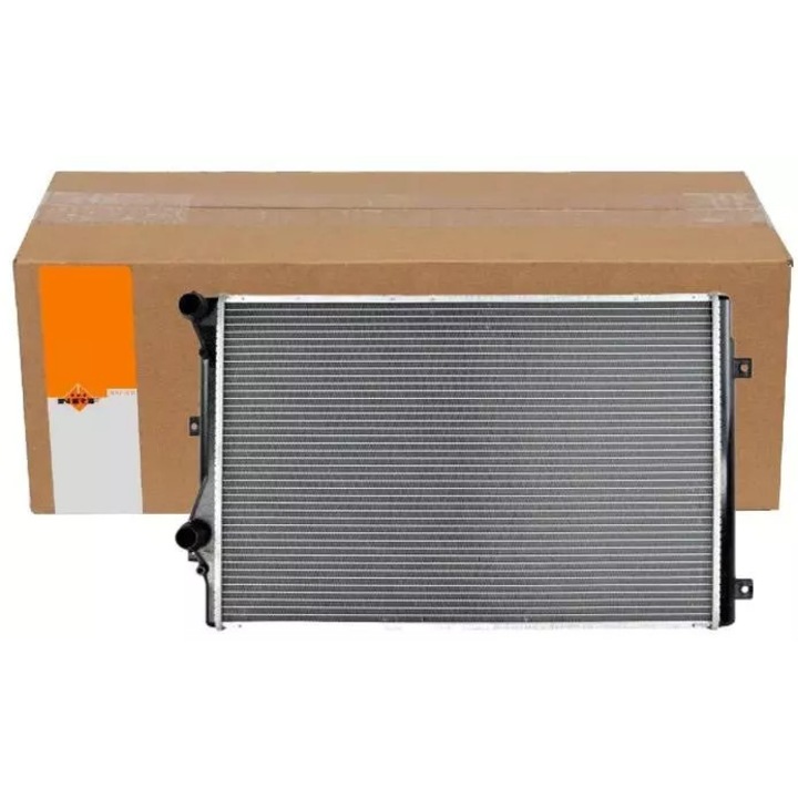 NRF autóhűtő, Zebra típusú, 632x395x33mm, tömítőgyűrűvel, VW A4/Passat 1,6-2,8 95-05-höz