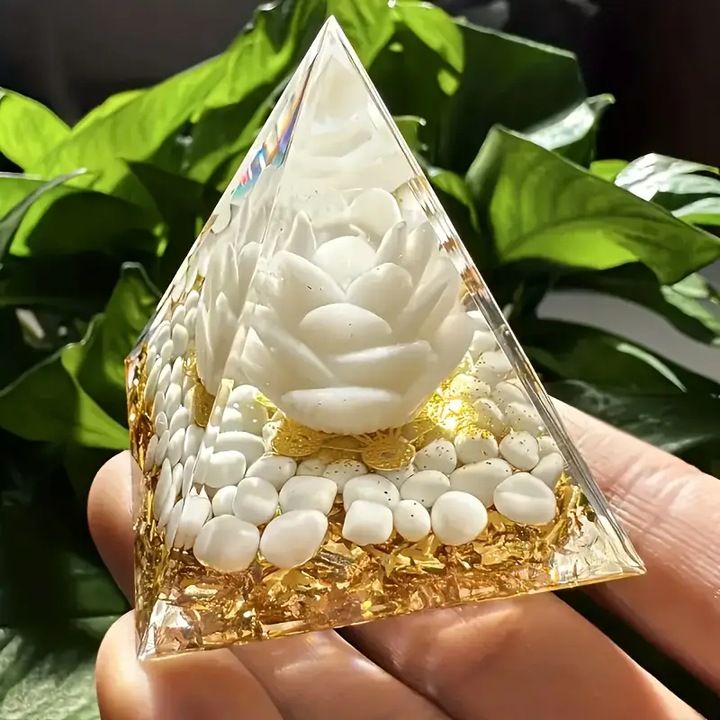 Orgon piramis Fehér Jáde lótuszvirág, VeliumCraft, 5x5 cm, energiagenerátor, gyógyító kristályokkal és természetes kövekkel, meditációhoz, védelemhez és pozitív energiához, világos jáde zöld
