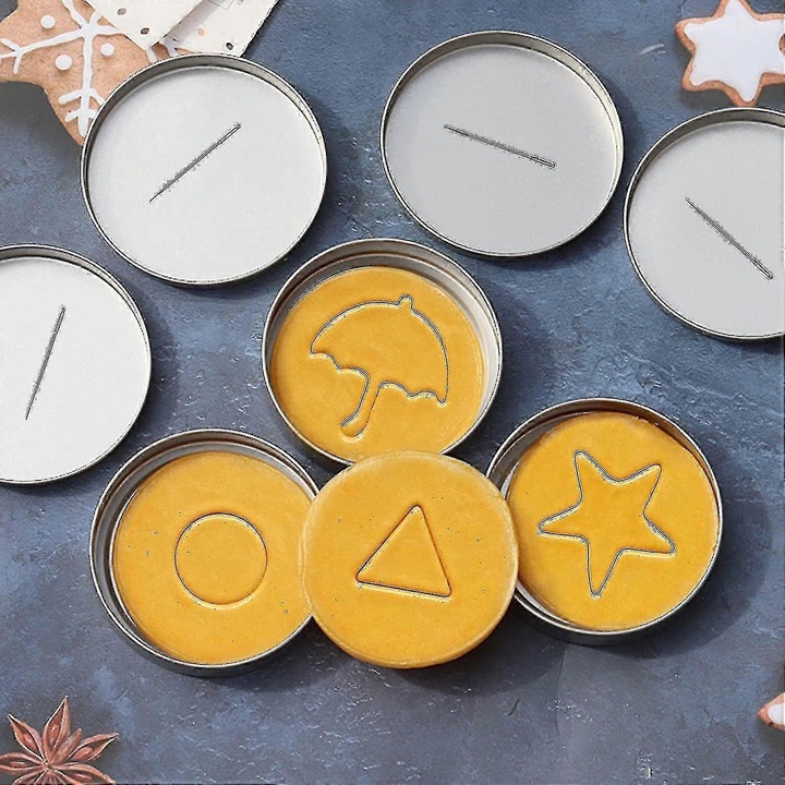 Set de forme prajituri pentru jocul cu squizi, 24 piese, argintiu, dimensiuni 1.96-2.75 in, cutie metalica