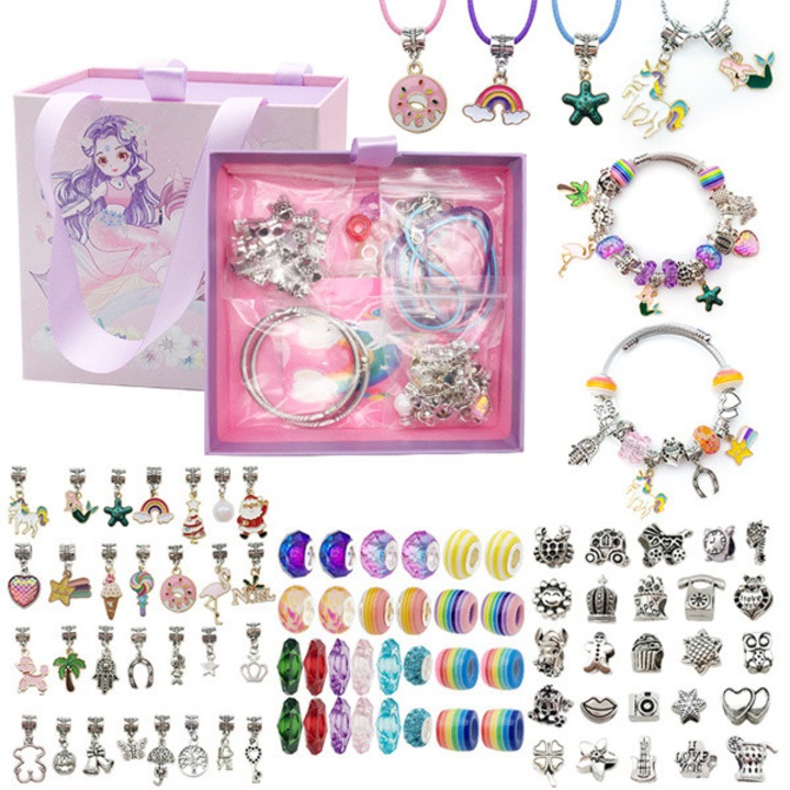 Karkötőkészítő szett lányoknak, Charm karkötő készítő készlet DIY 99 darabos talizmánokkal, gyöngyökkel, állítható láncokkal, kristályokkal és fémmel, kézzel készített ékszer kiegészítők, ajándék lányoknak, többszínű