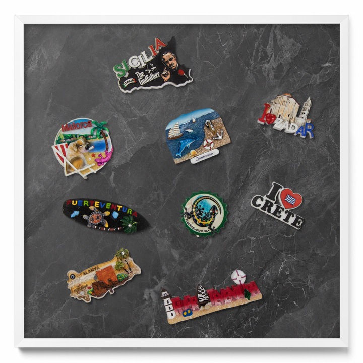 Tabla magnetică Tulup, dimensiuni 50x50cm, ramă albă, structură de piatră închisă la culoare