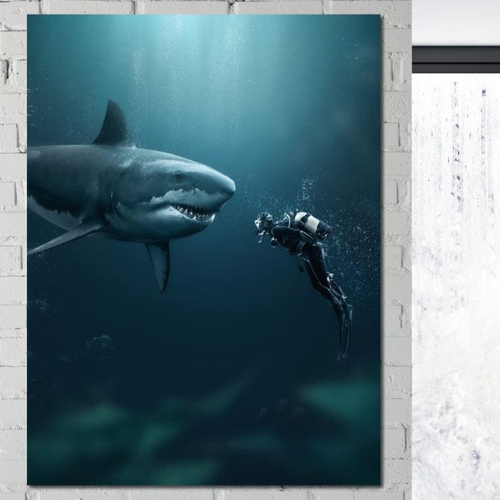 Картина за стена LuxCanva M1412, Среща в дълбините, 75 X 100 СМ, 100% памучно платно 400гр/м2, Дървена рамка, Акула, Океан, Вода, Изследване, Приключение, Водолаз, Кураж, Улавяне, Оцеляване, Офис, Хол, Детска стая