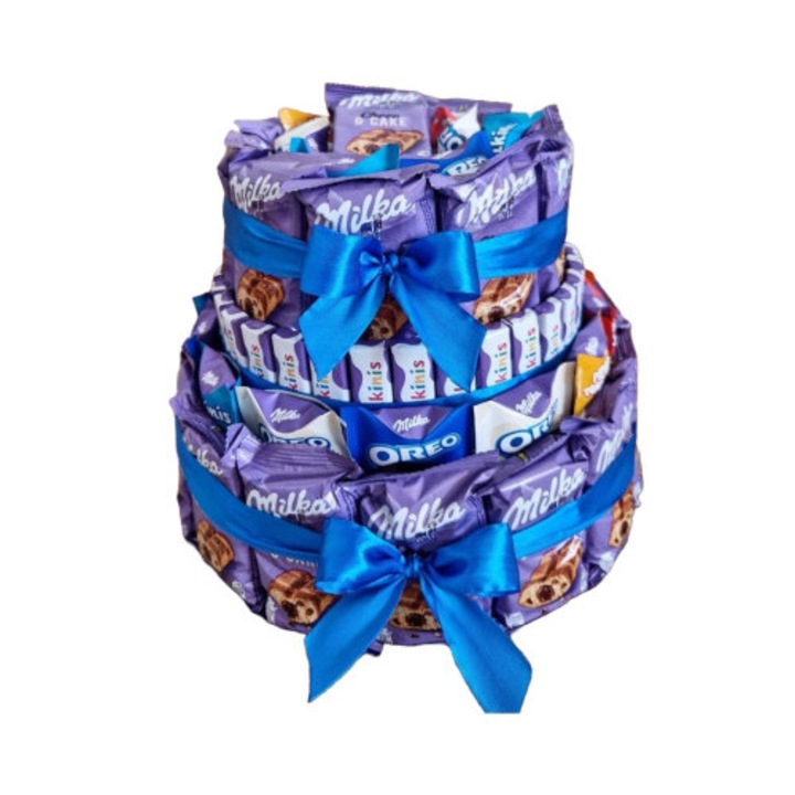 Tort cu 3 etaje din prajituri de ciocolata si batoane, pentru 20 de copii