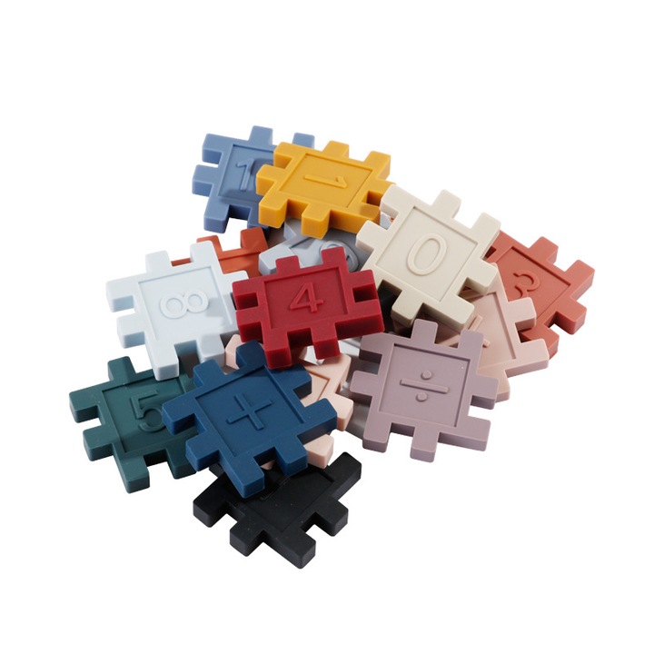 Set de blocuri educative din silicon cu cifre și semne matematice, multicolor, pentru 3 ani+
