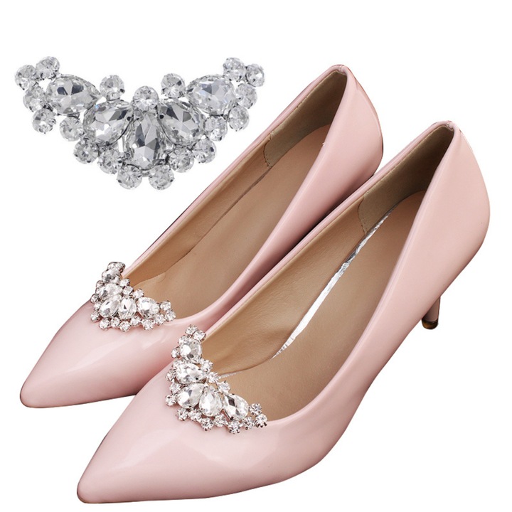 2 db-os elegáns cipőkiegészítő szett, dekoratív, kristályos szárny mintázatú brossok, gyors klipszes rögzítés, 6 × 3.5 cm, Skylaze® – tökéletes rendezvényekre, elegáns estékre és különleges öltözékekhez