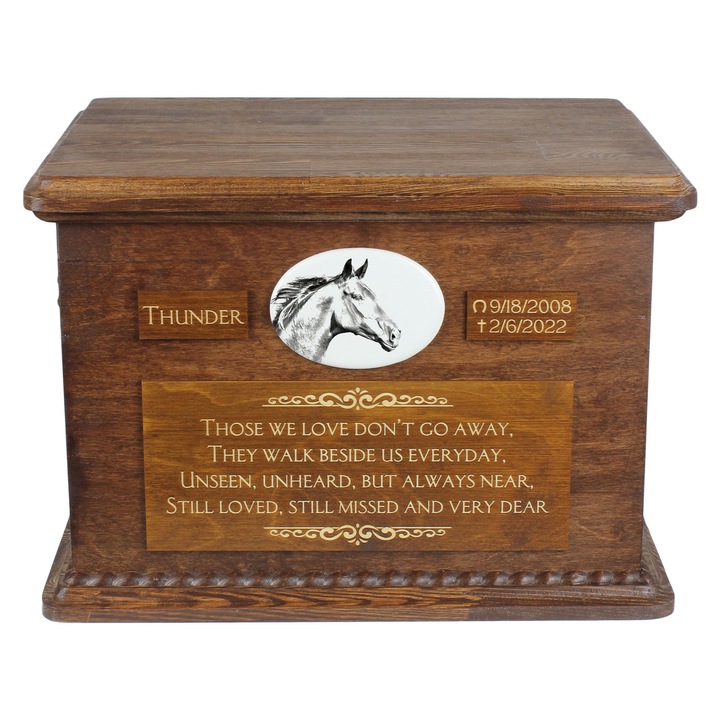 Urna personalizata pentru cenusa calului, Art-Dog, 40x30x28cm, din lemn de mesteacan, cu manere din bronz