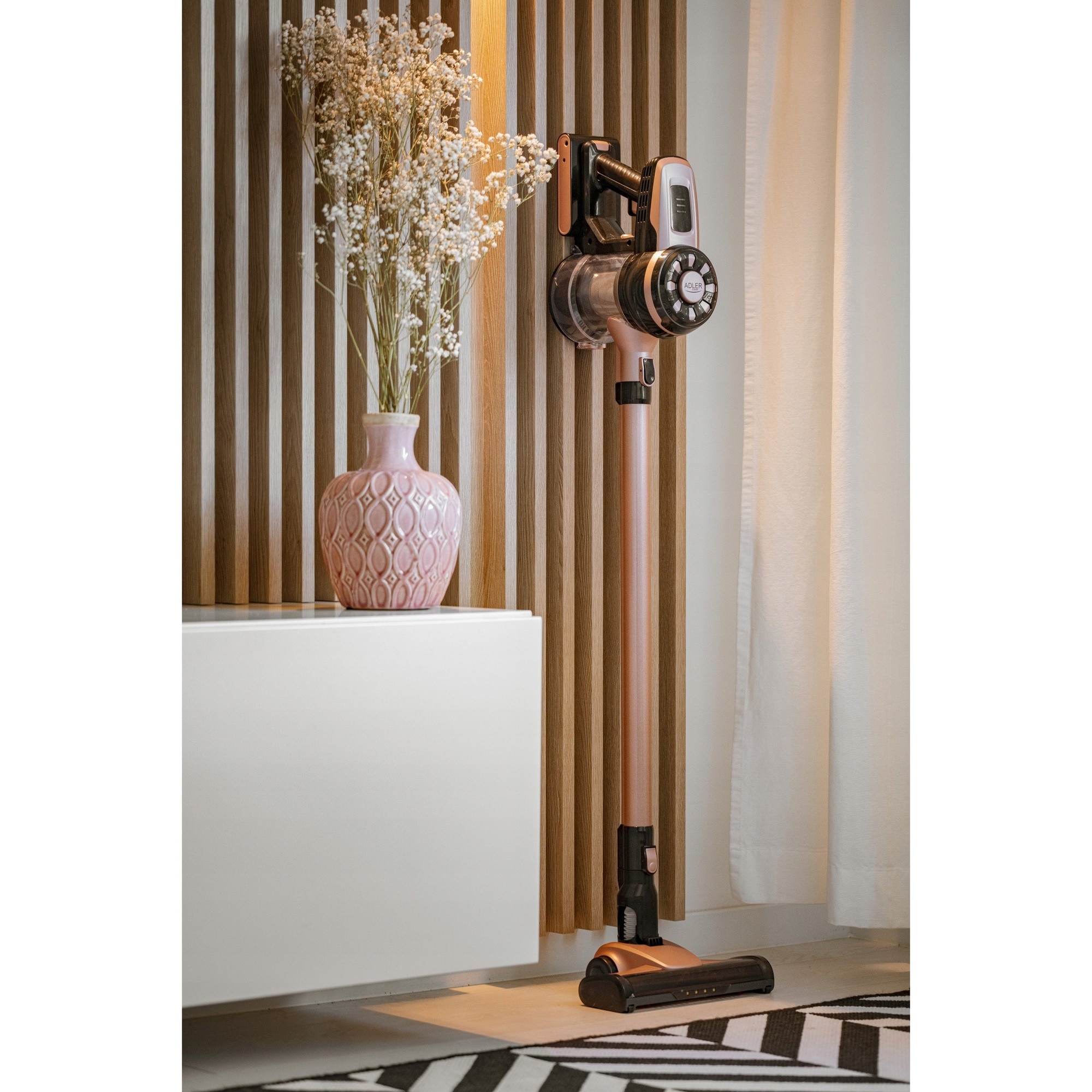 Aspirator vertical fără sac ADLER AD 7044, putere 250 W, funcție Turbo, LED, 0,8L