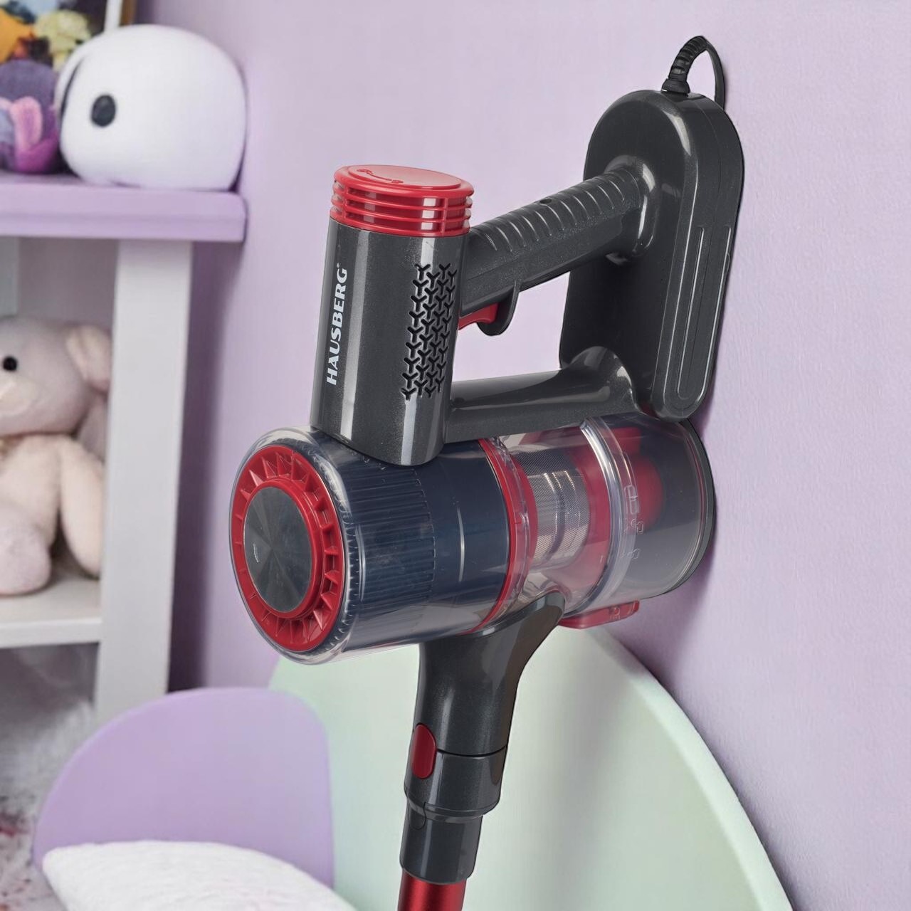 Aspirator vertical cu fir, 900W, fara sac, capacitate 0.7L, raza de actiune 6m, filtru HEPA, rosu