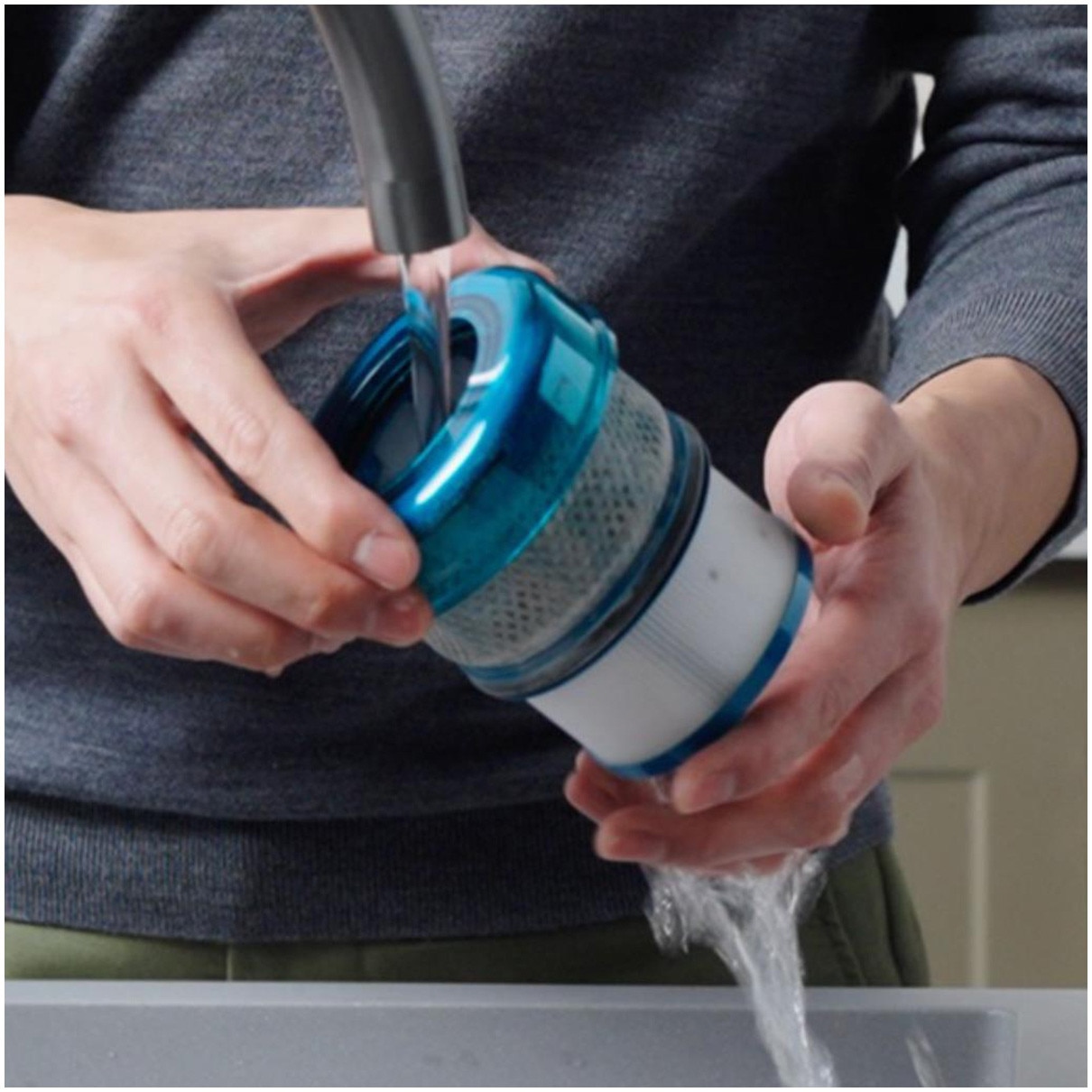 Aspirator vertical cu funcție de spălare Dyson V16 Piston Animal Submarine™ 492969-01, Matte black/Copper