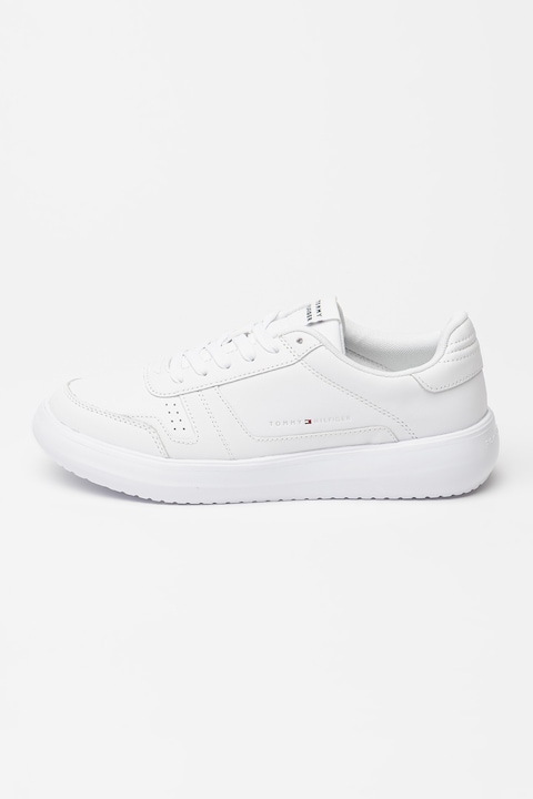 Tommy Hilfiger, Кожени маратонки Modern с лого, Бял