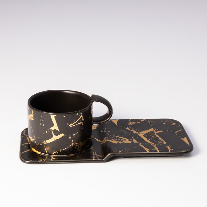 Set 6 cesti cafea, Malooki, portelan, 90 ml, cu farfurioare, negru/auriu