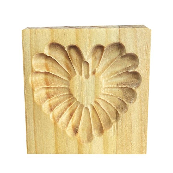 Forma prajituri din lemn, 9x9x2cm, model arici, con de pin, set pentru biscuiti