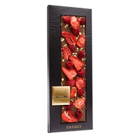 Ciocolata artizanala chocoMe cu lapte 40%, cu foite de aur 23 karate, zmeura, felii de capsuni liofilizata