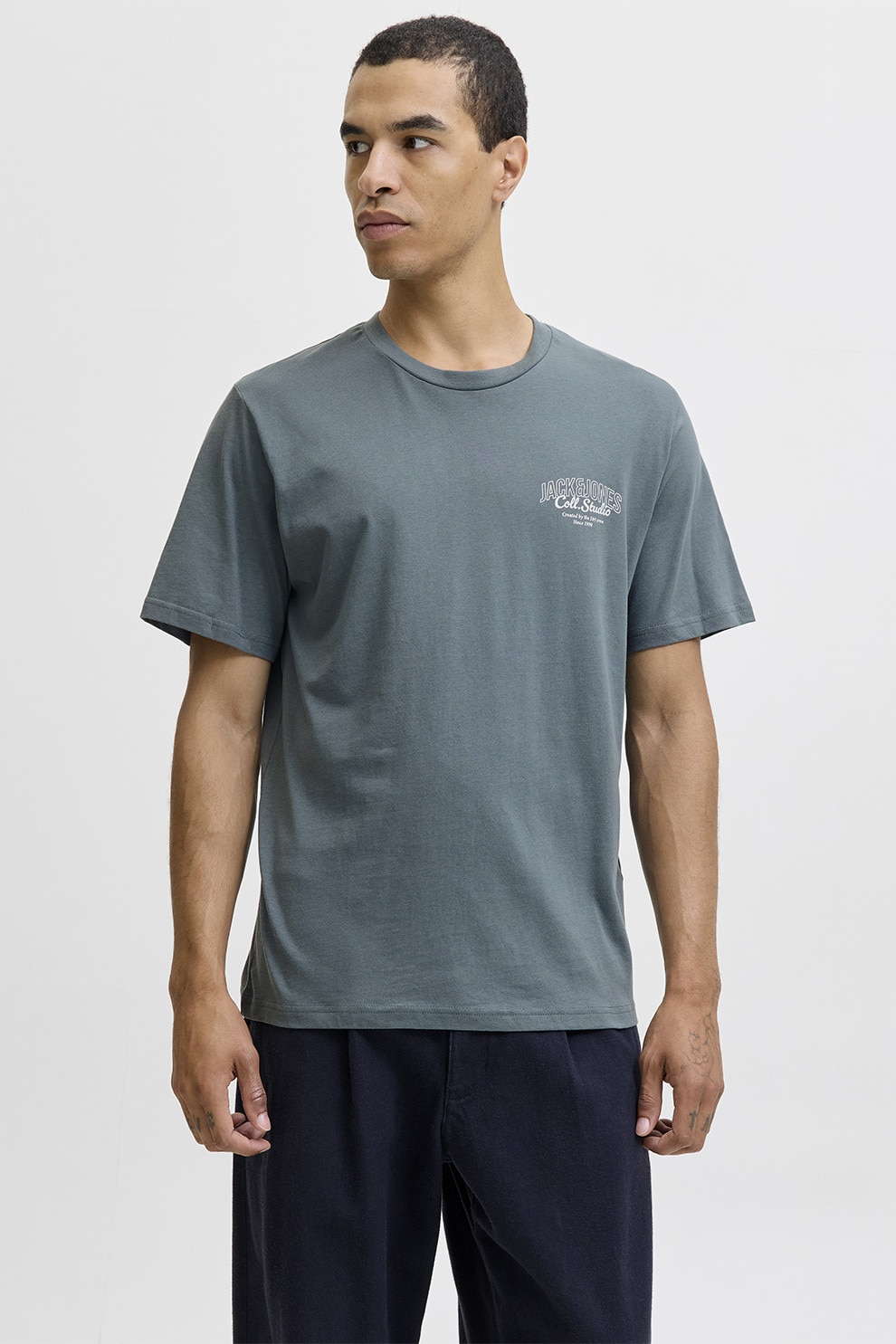 Jack & Jones, Tricou de bumbac cu imprimeu si decolteu la baza gatului, Gri carbune, L