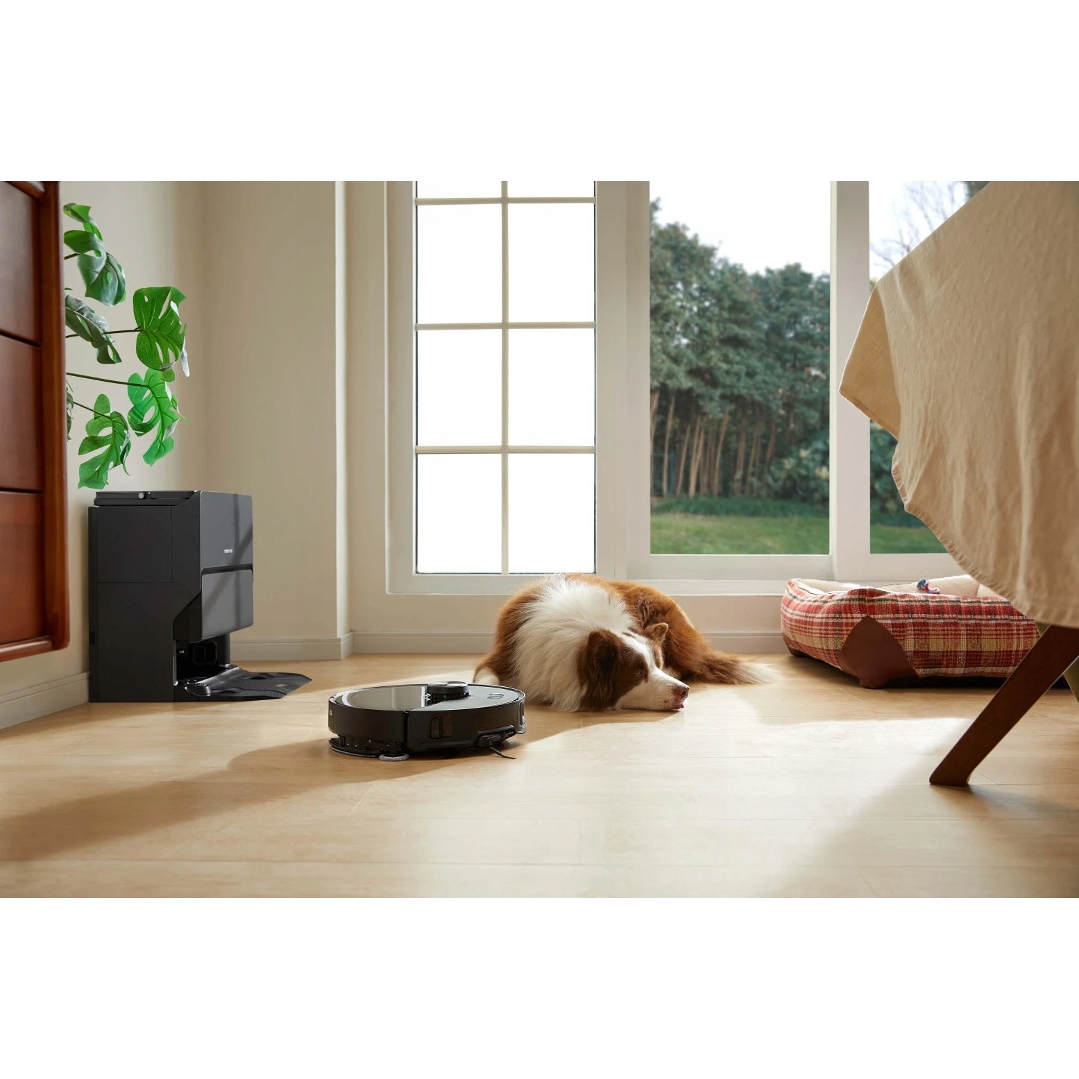 Robot de curățare Roborock S8 MaxV Ultra, negru, mopare VibraRise 3.0, set cu stație de curățare, dimensiuni 350x353x103mm