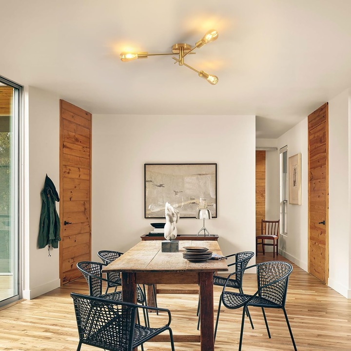 Candelabru vintage Sputnik Riserva, plafoniera industriala metalica, 3 lumini E27, rotatie 180°, finisaj auriu, pentru living, sufragerie, dormitor, bucatarie