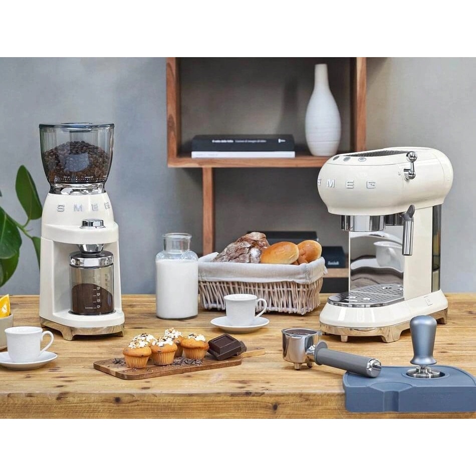 Cafetiere Smeg DCF02WHEU 1,4l, alb, inox, sticla, 24,5x36,1x25,6cm