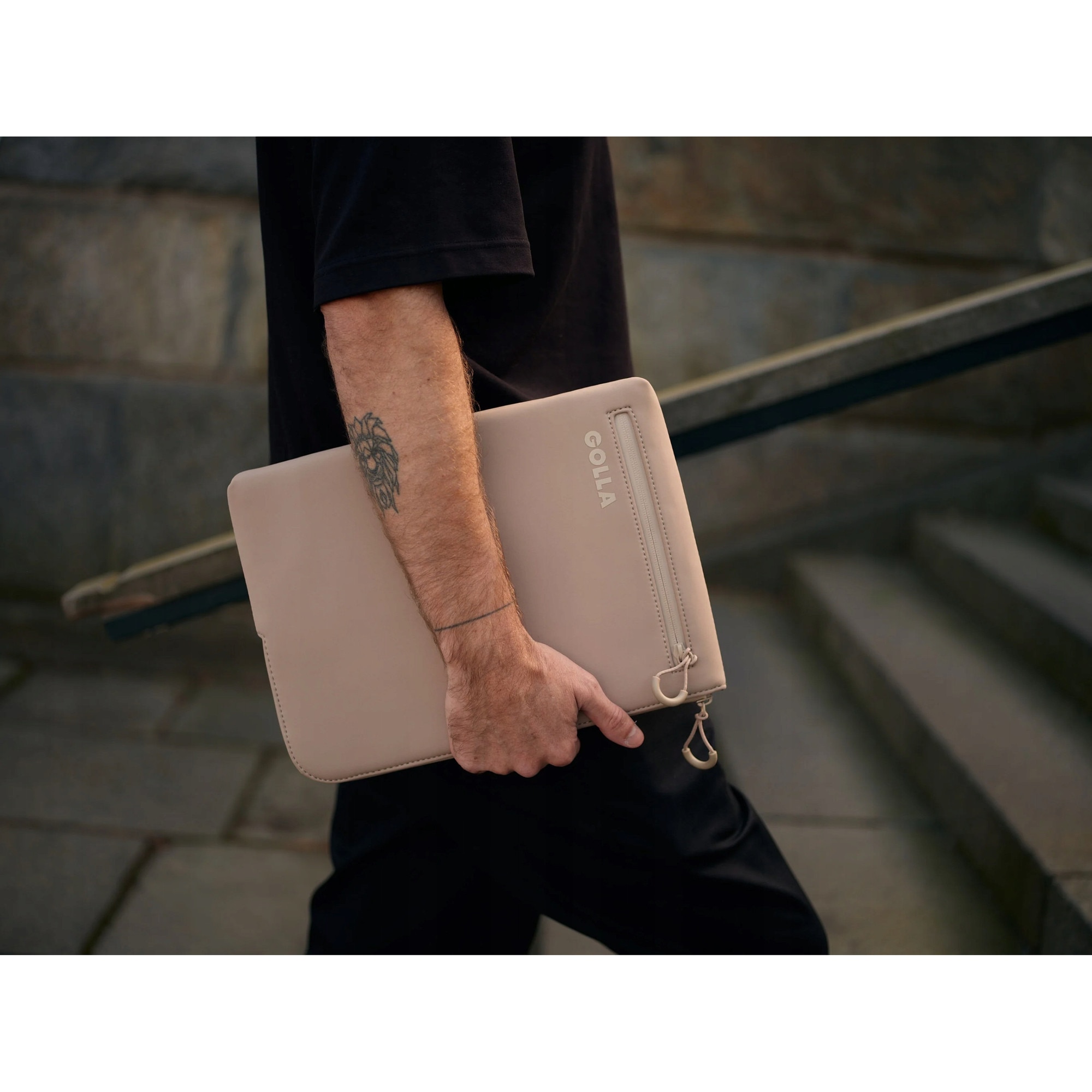 Geanta laptop Golla Sleeve Metro, etui neopren 15", crem, 2 compartimente