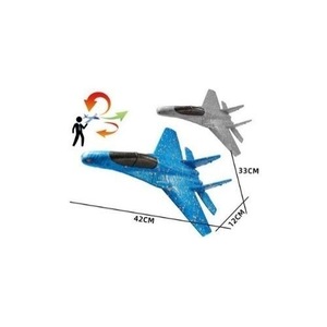 Játék helikopterek, repülők és hajók