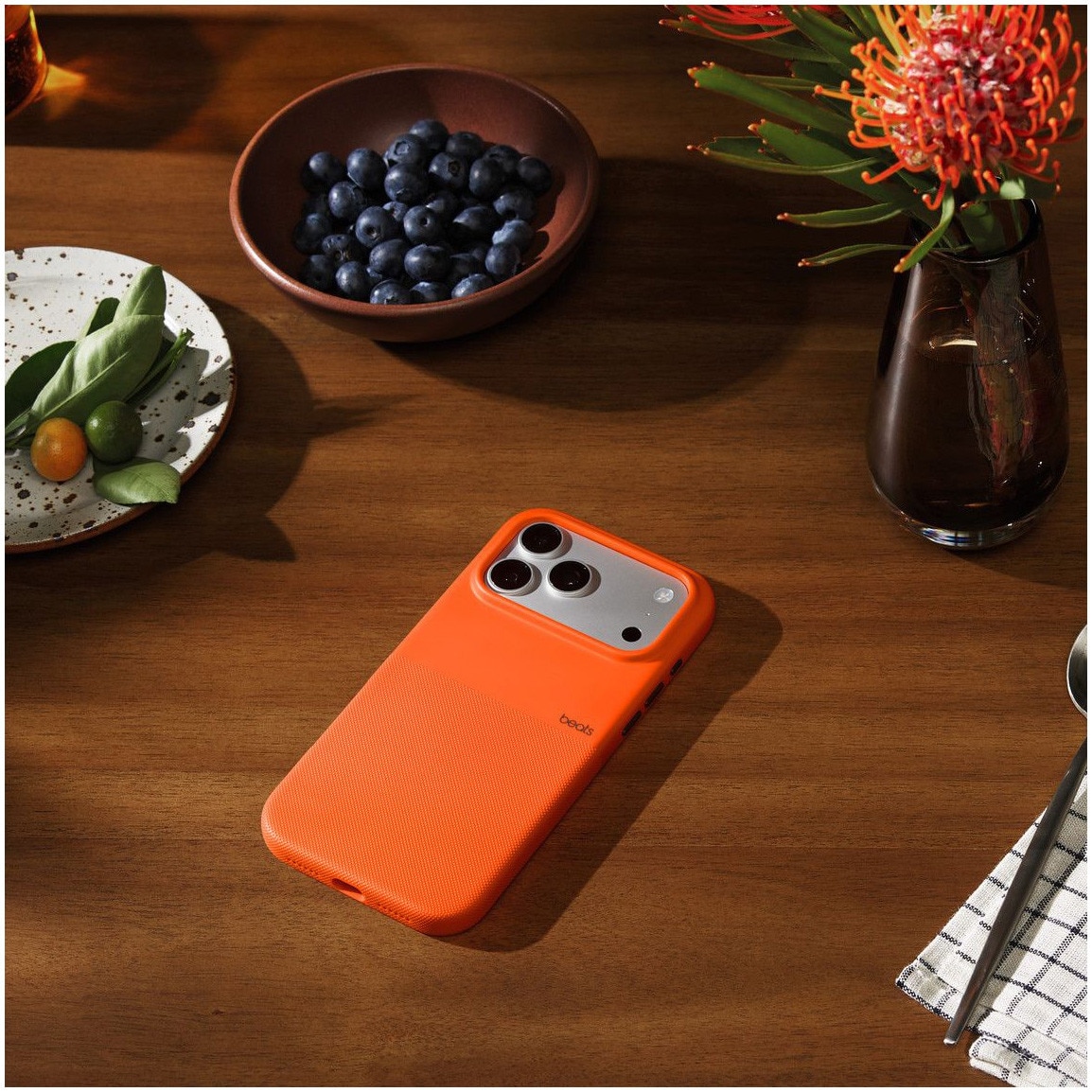Husa de protectie Beats pentru iPhone 17 Pro Max, Rugged Case cu MagSafe and Camera Control – Sierra Orange