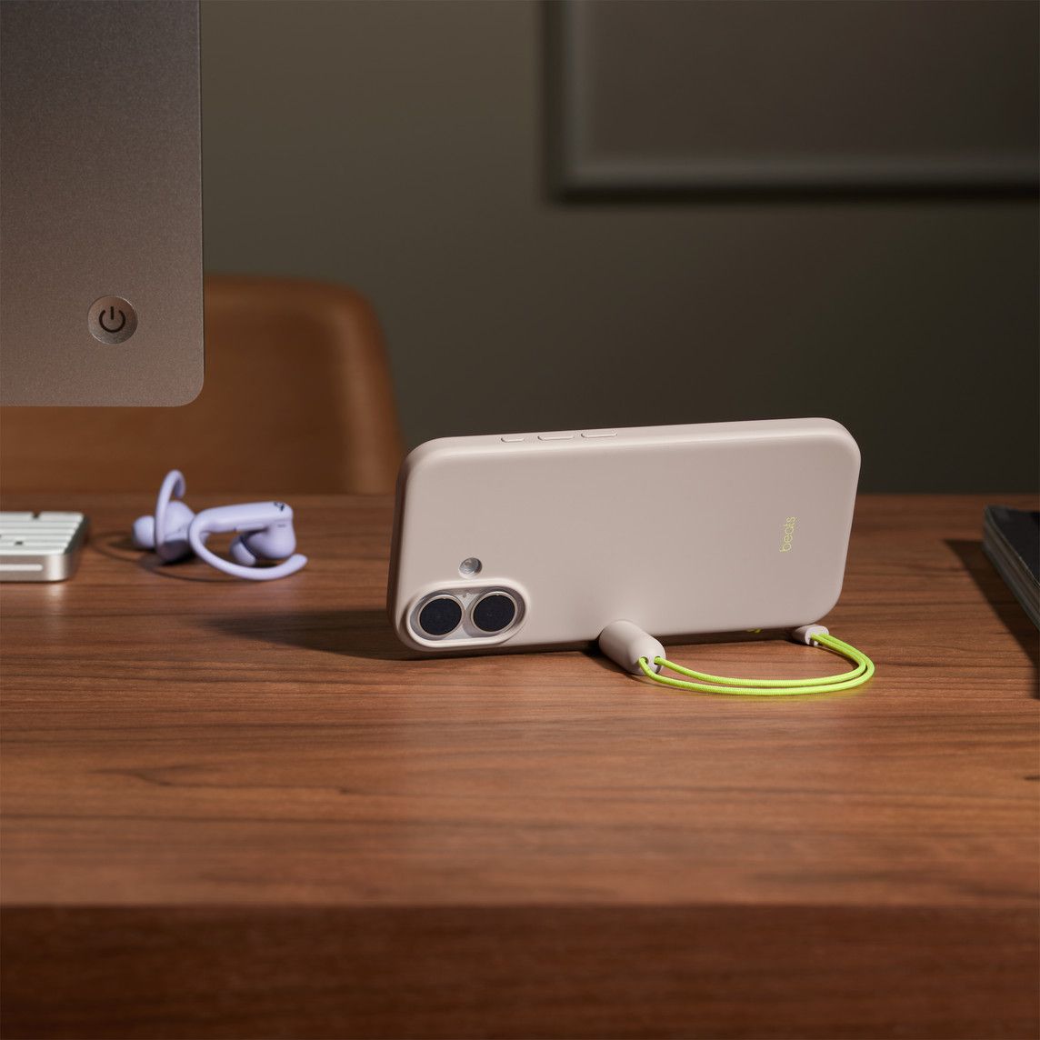Husa de protectie Beats pentru iPhone 17, Kickstand Case cu MagSafe and Camera Control - Lime Stone