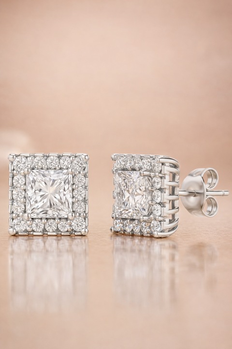 Cercei Premium din Argint 925, placati cu Rodiu, cu Pietre din Zirconiu – Sentivo®, Hipoalergenici, Forma Patrata, Ideali pentru Aniversari si Sarbatori