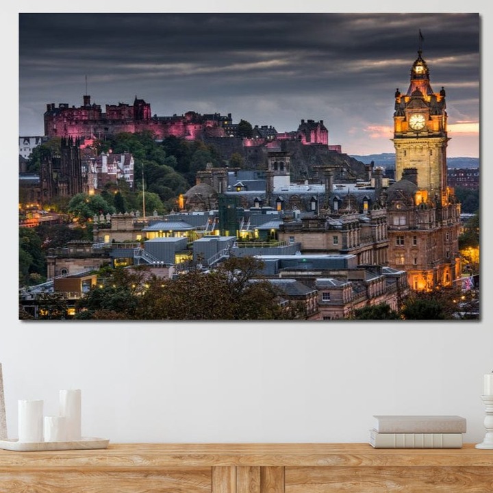 Премиум Канава Картина, LuxCanva® O1035, Замъкът в Единбург, 40 X 60 CM, 100% Памучно Платно 400гр/м2, Рамка, Дърво, Европа, История, Град, Здрач, Крепост, Легенда, Часовник, Времена, Стени, Хълм, Камък, Корона, Шотландия, Офис, Хол, Спалня
