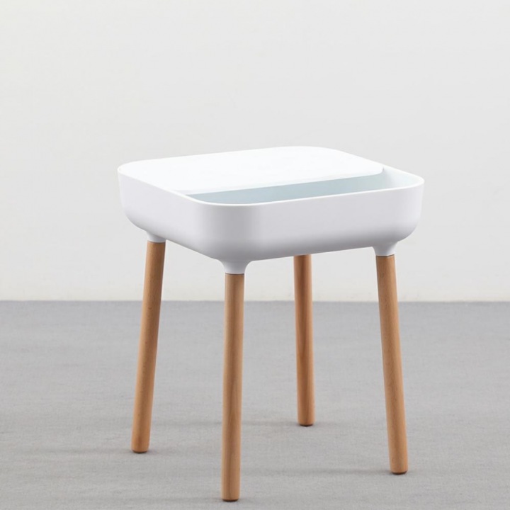 Masuta de cafea minimalista pentru living sau dormitor, forma patrata, picioare din lemn(40x40x47 cm)