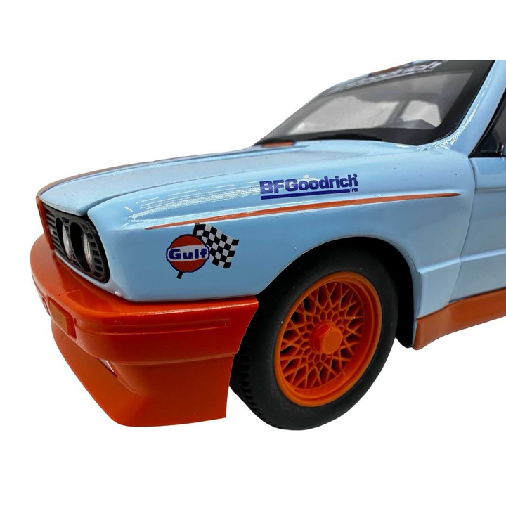 Macheta BMW E30 M3 DTM albastru 1:24 cu sunet, lumini, pornire pe volan, resort