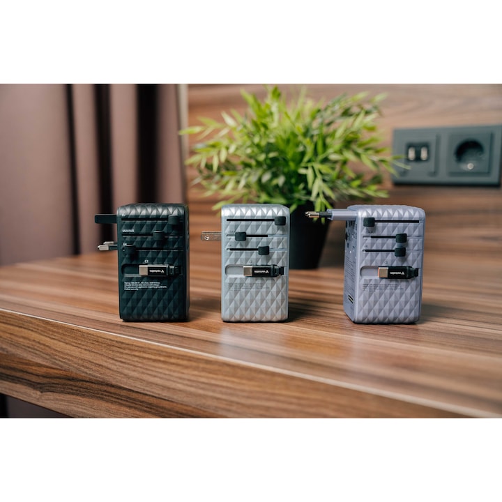 Adaptor calatorie universal Verbatim, GaN III, 70W, 2 x cablu retractabil USB-C, 1 x USB-C, PD 3.0 & QC 4+, 1 x USB-A, Albastru